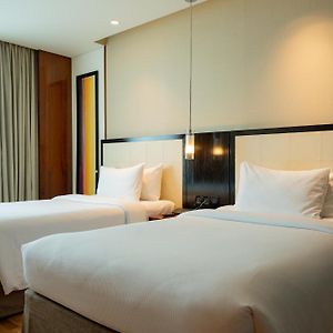 Deluxe Room Twin Beds